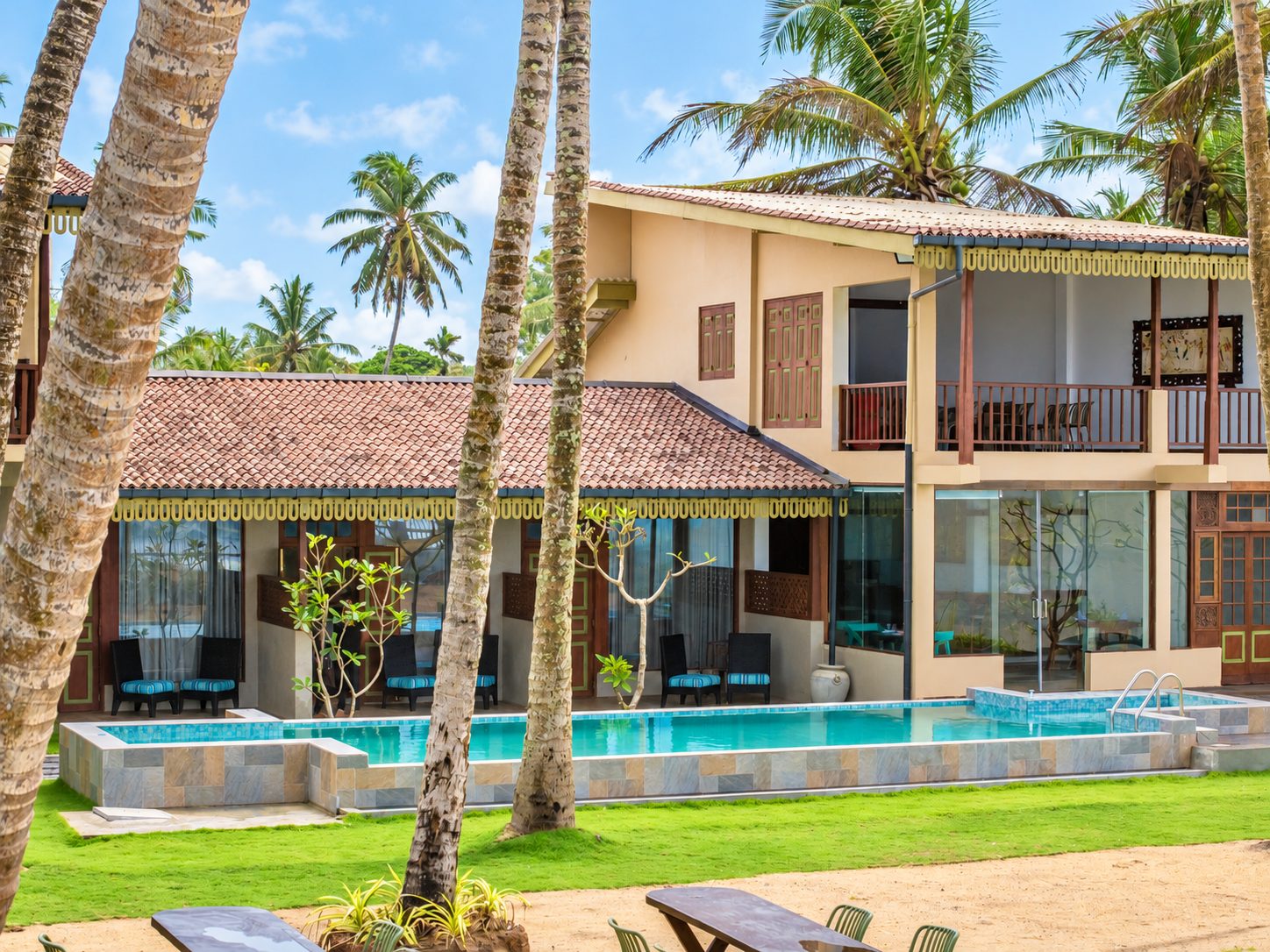 Noble Beach Villa courtyard architecture